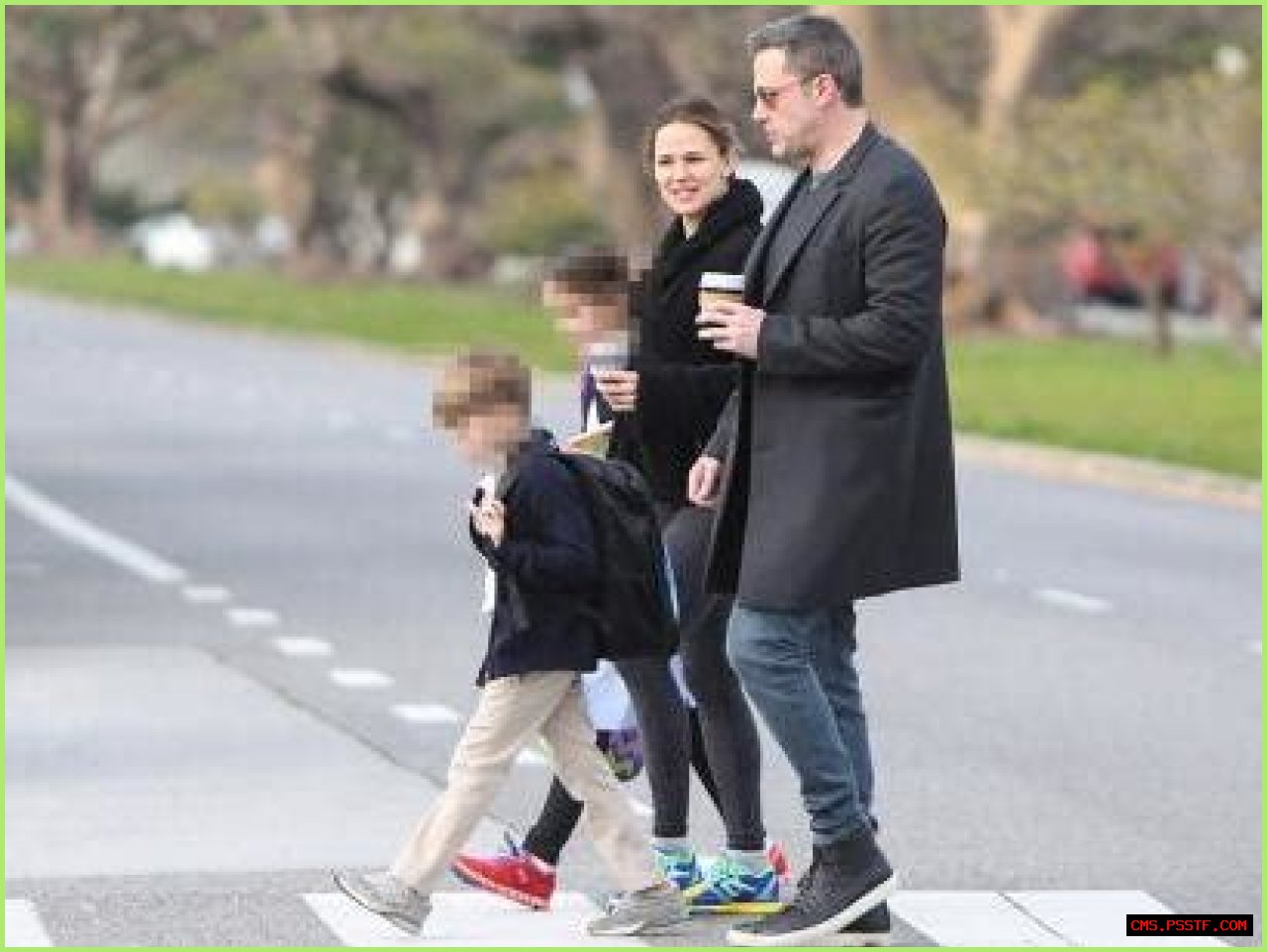 Ben Affleck Stops by Ex Jennifer Garner’s Home Amid Marriage Drama With Jennifer Lopez